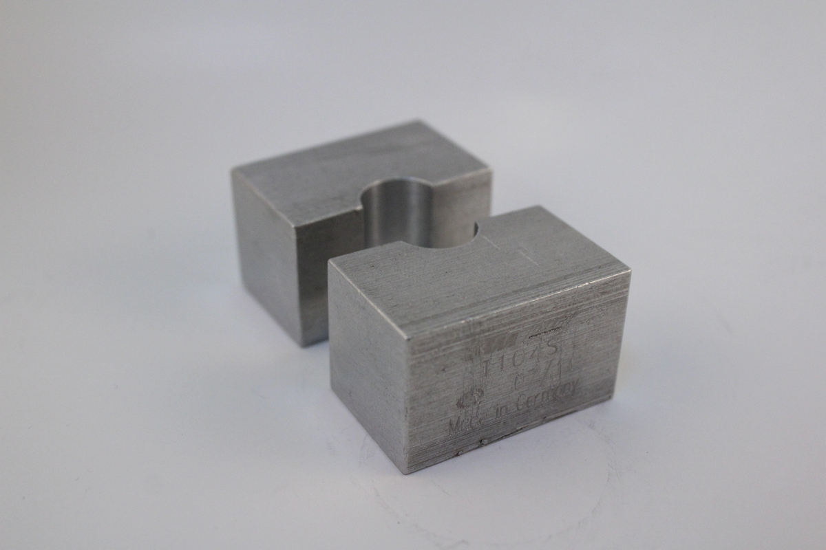 TENSIONING BRACKET D14